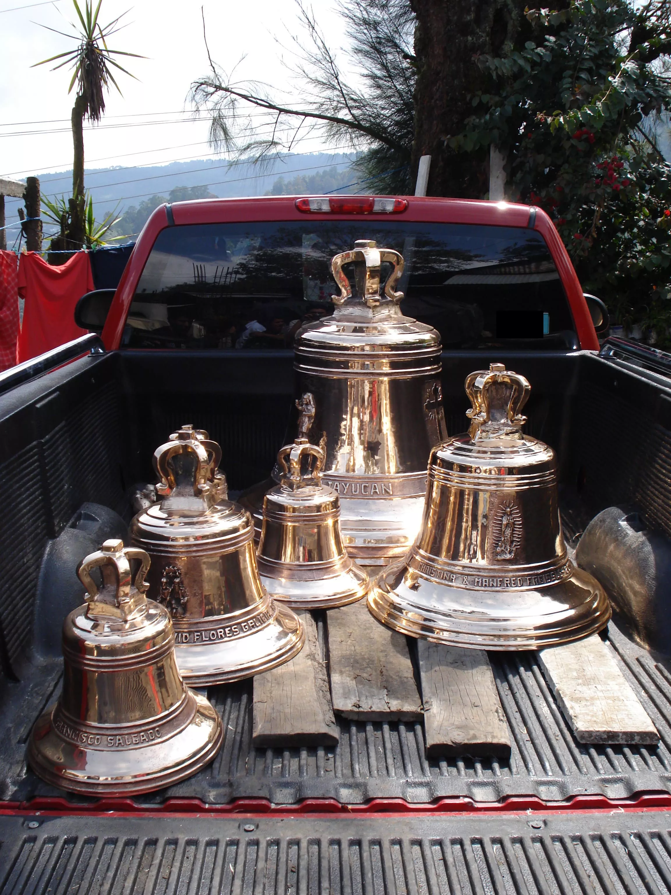 venta de campanas de varios tamaños para las iglesias